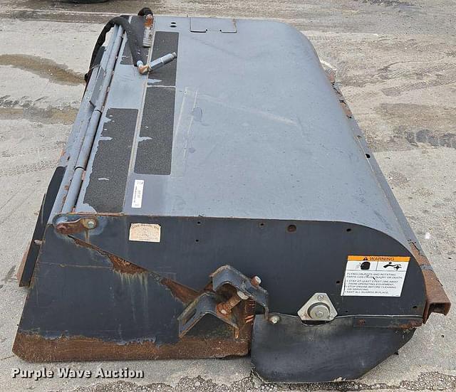 Image of Bobcat Sweeper 72 equipment image 3