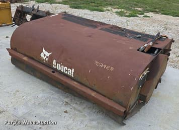Main image Bobcat Sweeper 72