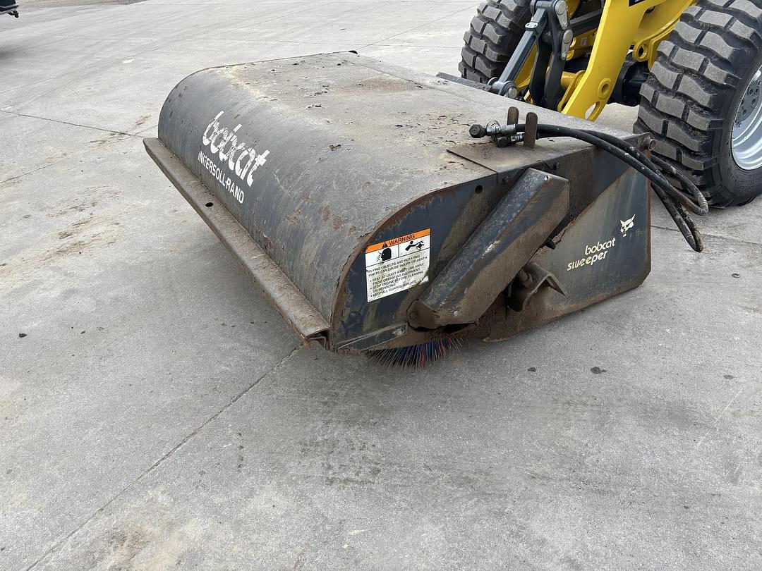 Image of Bobcat Sweeper 72 Primary image