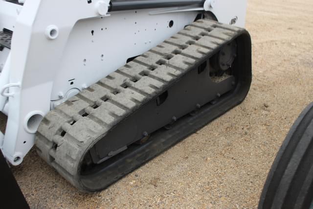 Image of Bobcat T250 equipment image 4