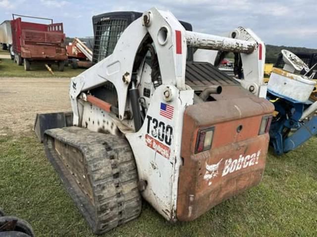 Image of Bobcat T300 equipment image 3