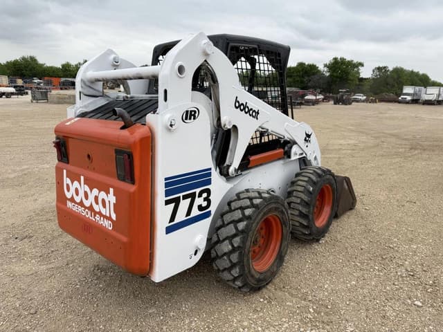Image of Bobcat 773 equipment image 2
