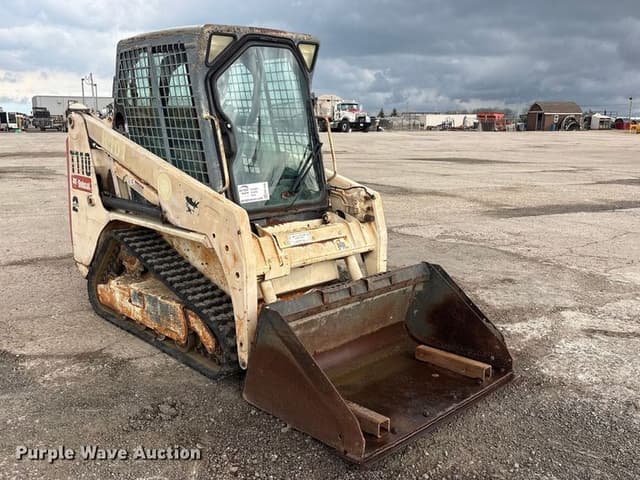 Image of Bobcat T110 equipment image 2