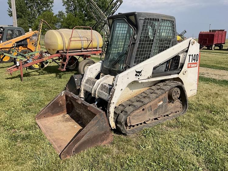 Bobcat T140 Equipment Image0