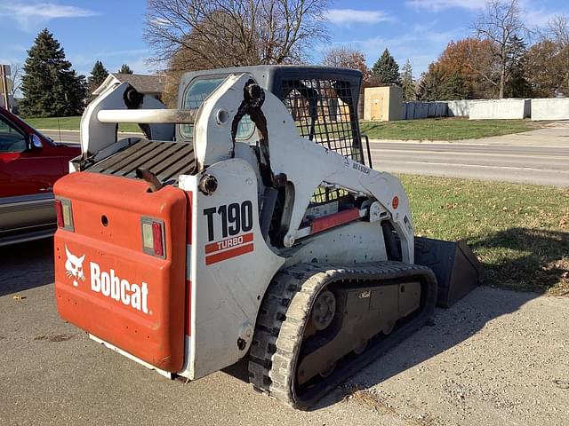 Image of Bobcat T190 equipment image 2