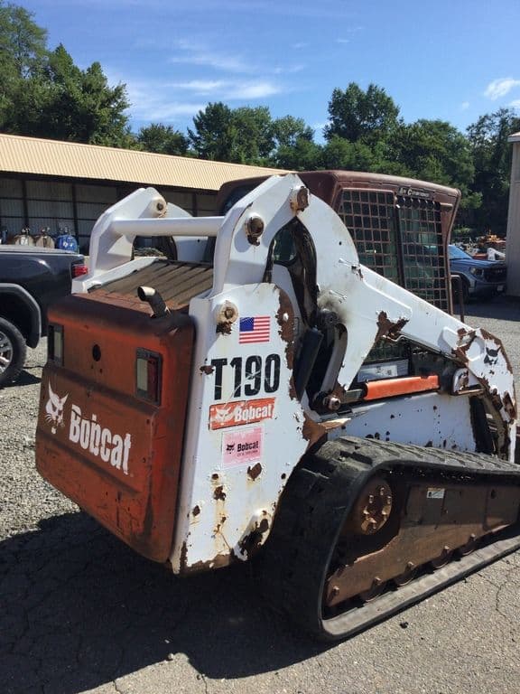Image of Bobcat T190 equipment image 3