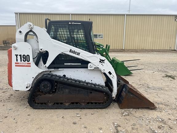 Image of Bobcat T190 equipment image 3