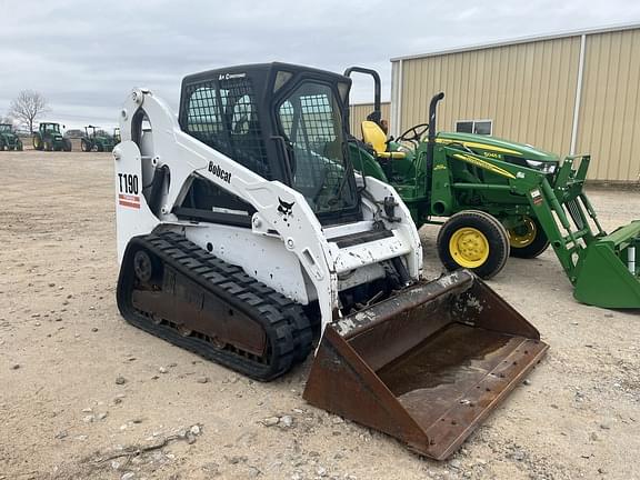 Image of Bobcat T190 equipment image 2