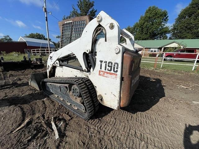 Image of Bobcat T190 equipment image 2