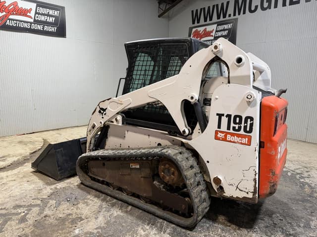 Image of Bobcat T190 equipment image 2