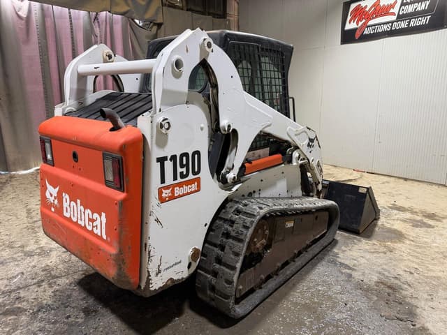 Image of Bobcat T190 equipment image 4