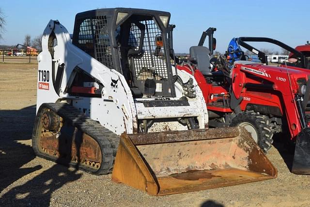 Image of Bobcat T190 equipment image 3