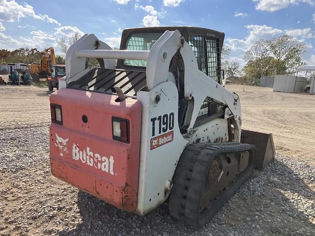 Image of Bobcat T190 equipment image 2