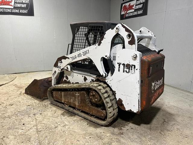 Image of Bobcat T190 equipment image 2