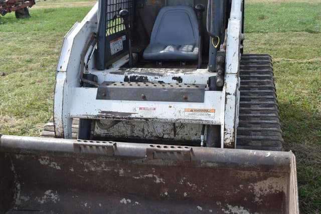 Image of Bobcat T190 equipment image 4