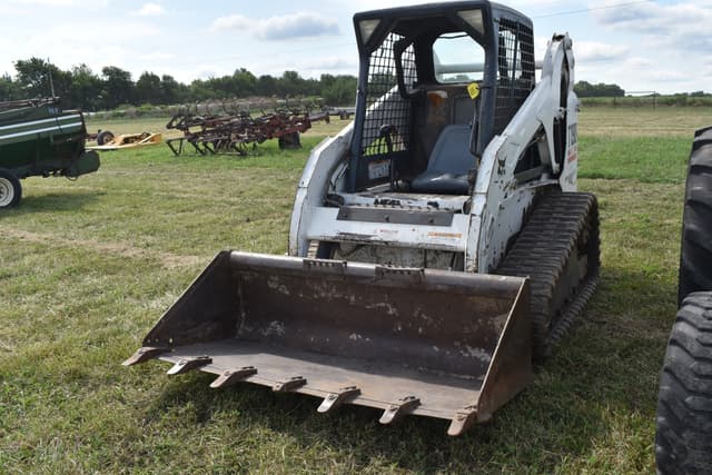 Image of Bobcat T190 equipment image 2