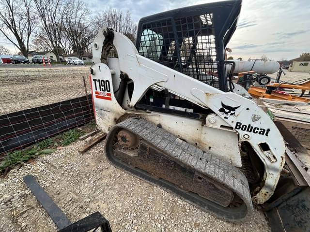 Image of Bobcat T190 equipment image 2