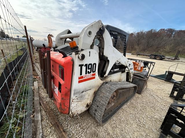 Image of Bobcat T190 equipment image 3