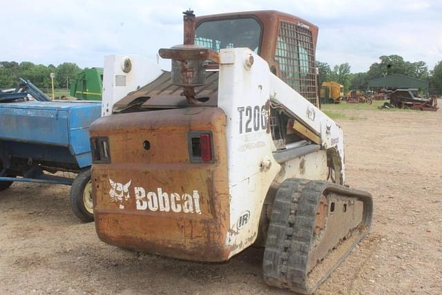 Image of Bobcat T200 equipment image 2