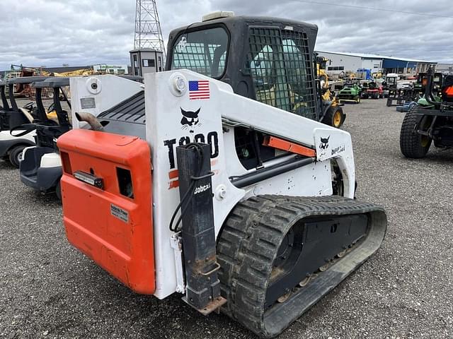 Image of Bobcat T200 equipment image 2