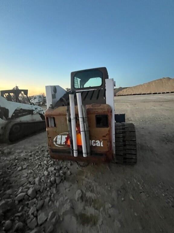 Image of Bobcat T200 equipment image 3