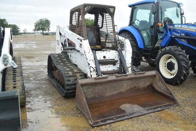 Image of Bobcat T250 equipment image 3