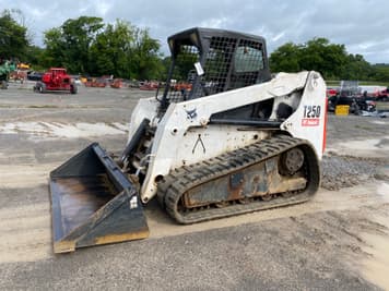 Main image Bobcat T250