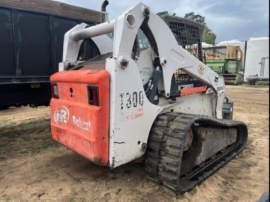 Image of Bobcat T300 equipment image 2