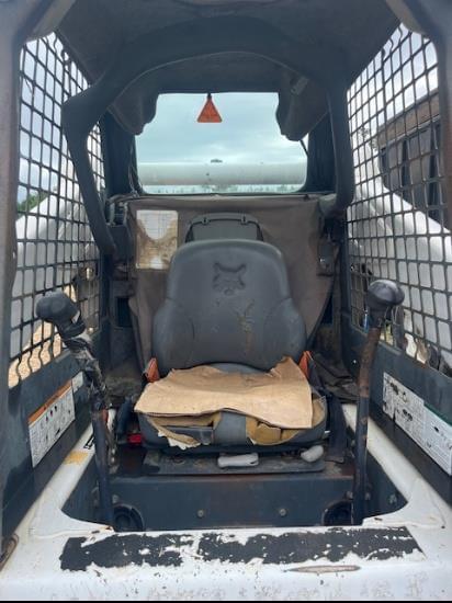 Image of Bobcat T300 equipment image 4