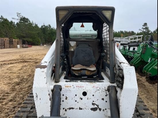 Image of Bobcat T300 equipment image 4