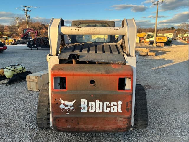 Image of Bobcat T300 equipment image 3