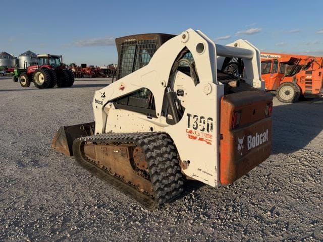 Image of Bobcat T300 equipment image 2