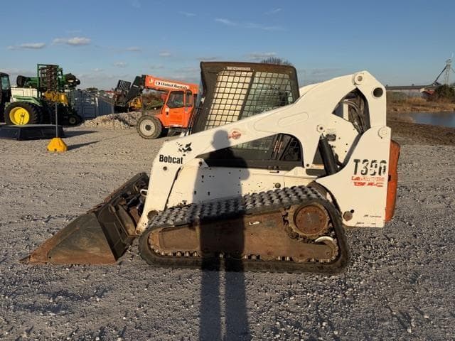 Image of Bobcat T300 equipment image 1