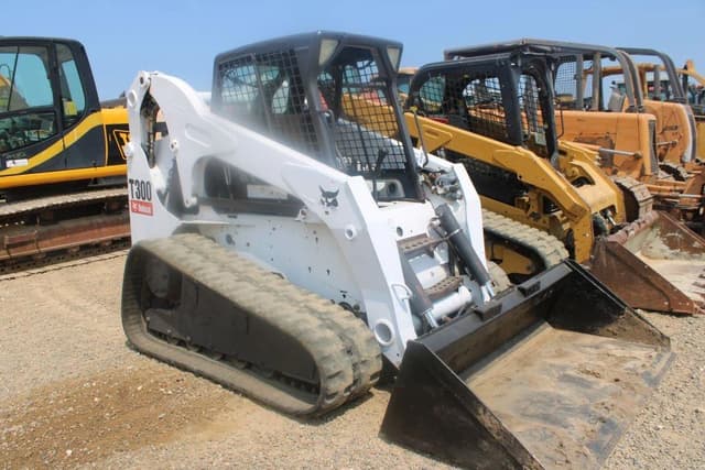 Image of Bobcat T300 equipment image 1