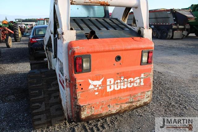 Image of Bobcat T300 equipment image 4