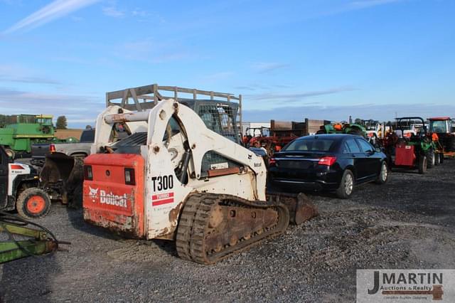 Image of Bobcat T300 equipment image 2