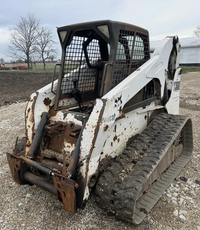 Image of Bobcat T300 equipment image 3