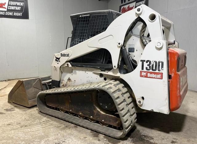 Image of Bobcat T300 equipment image 2