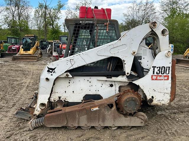 Image of Bobcat T300 equipment image 1
