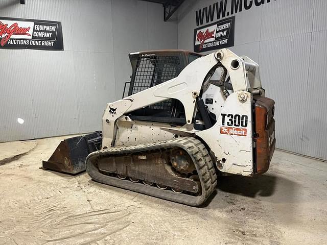 Image of Bobcat T300 equipment image 2