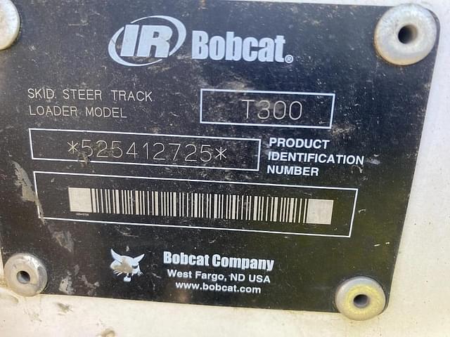 Image of Bobcat T300 equipment image 4