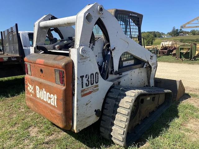 Image of Bobcat T300 equipment image 3