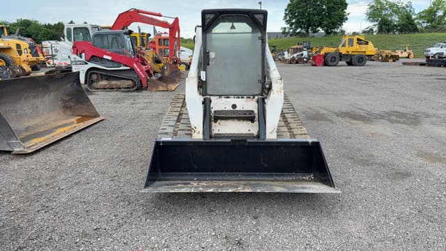 Image of Bobcat T300 equipment image 1