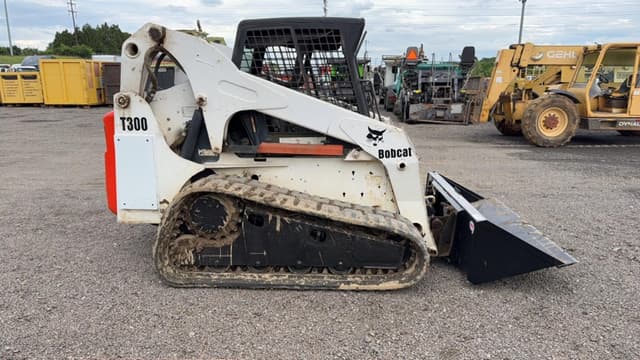 Image of Bobcat T300 equipment image 3