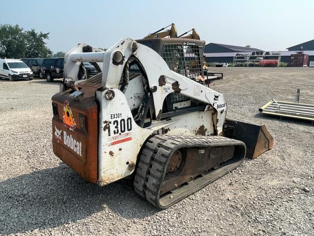 Image of Bobcat T300 equipment image 4