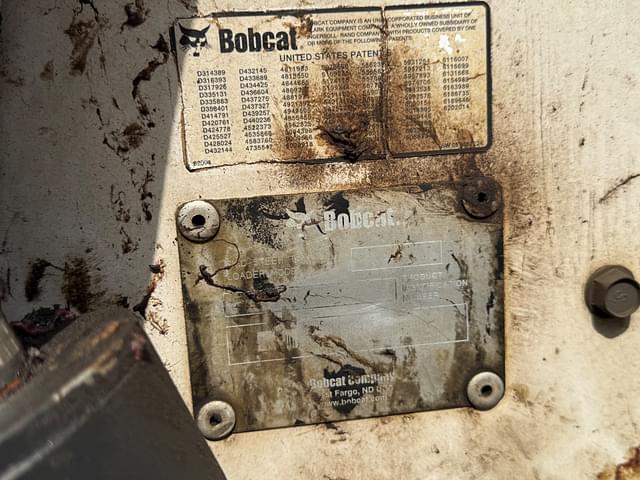 Image of Bobcat T300 equipment image 4