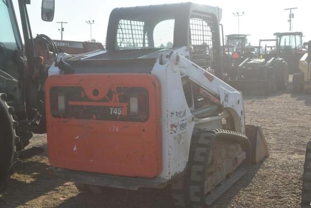 Image of Bobcat T450 equipment image 2