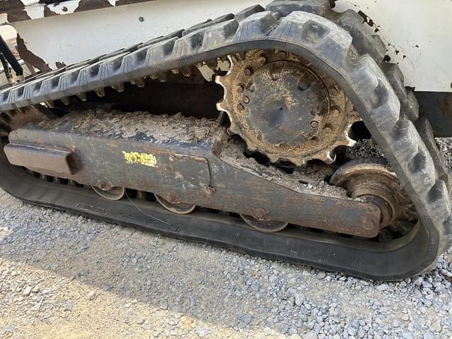 Image of Bobcat T450 equipment image 4