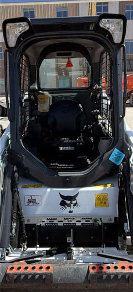 Image of Bobcat T450 equipment image 2