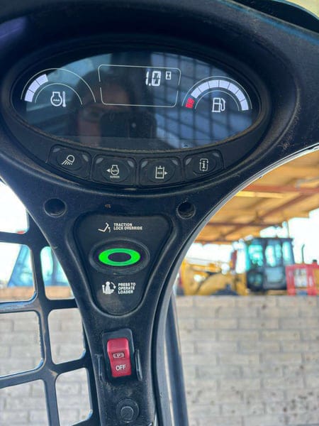 Bobcat T550 Equipment Image0